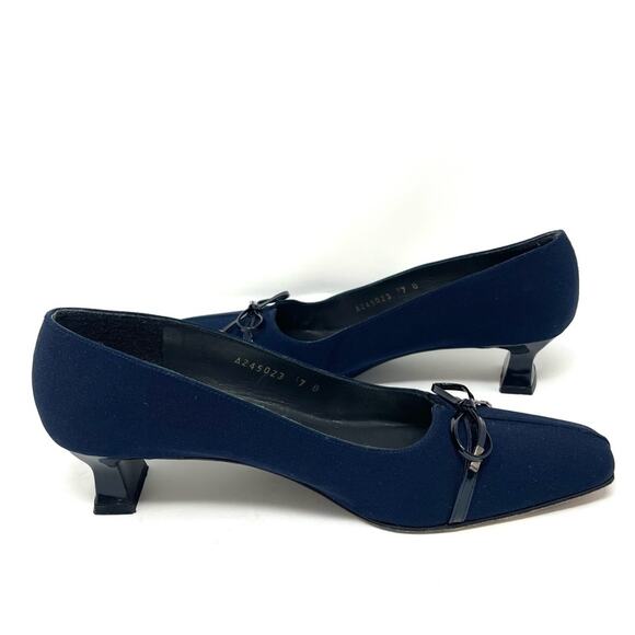 Vintage Stuart Weitzman Navy Blue Square Toe Kitten Heels w Black Bows Women's 7 - Picture 3 of 9
